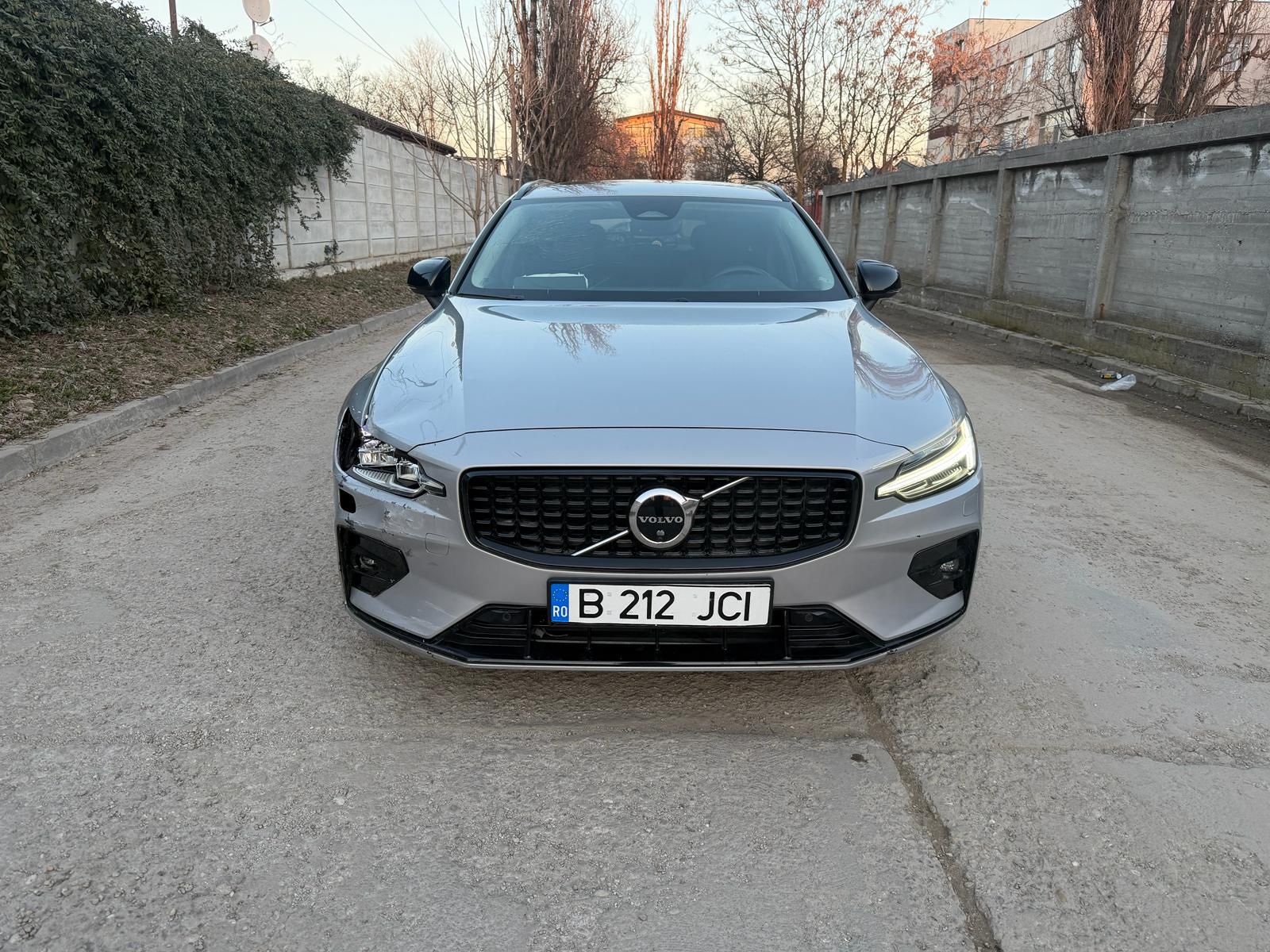 Volvo V60 Hybrid 2023 Facelift – Model 2024 – 198 CP